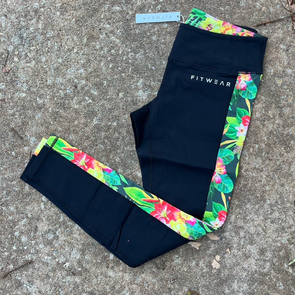 🆕Fitwear black leggings Size  10. Never worn.      C4
